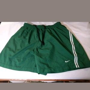NIKE KellyGreen White Athletic running Shorts xl